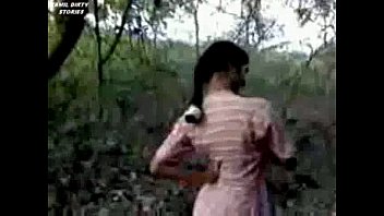 森でクソインドの女の子