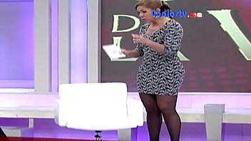 Rocio Sanchez Azuara sexy mini vestido bien huila presumiendo las nalgotas