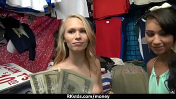 Hottie amatoriale prende denaro per il sesso pubblico 2