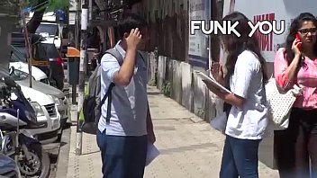 Девушка просит размер члена у незнакомцев! Funk You (Шутка в Индии)