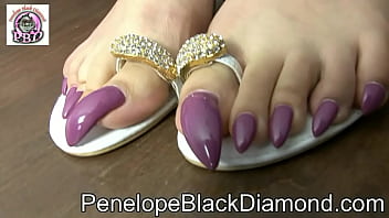Penelope Black Diamond - Un sperme au pied sur mes orteils