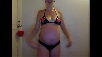 pregnant teen with big areolas - PregnantHorny.com