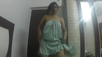 Horny Lily - Dirty Dancing and stripping