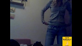 College Girl Takes Her Top Off-1stTime On Webcam