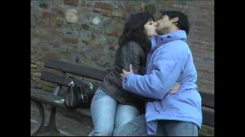 Sherif Taliani con Francesca Conti con n kissing Clip