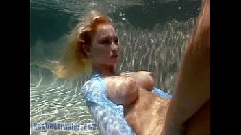 Madison Scott ist ein Screamer ... Unterwasser! (2/2)
