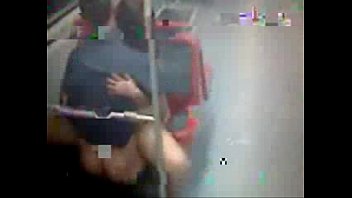 casal fazendo sexo dentro de um trem.FLV