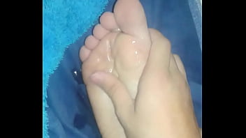 Spit feet girl - Saliva pies mujer