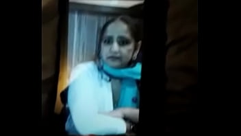 Mature muslim pakistani aunty cocked and cummed on