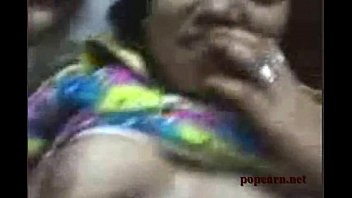 என் புண்டையில ஓழு- Desi girl jalaja fucked in the pussy