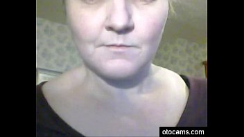 Mature masturbating on webcam - otocams.com