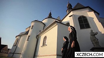 Porno loco con monjas católicas y monstruos - Tittyholes - XCZECH.com
