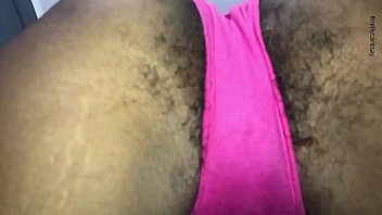 Pussy Super Hairy e Wet