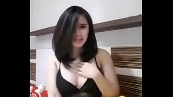 Indonésien Bigo Live montre des seins sans couture