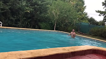 Sexy bald swim naked .MOV