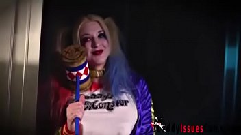 Harley Quinn likes cum in her butt
