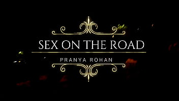 Desi Wife Pranya schreit und m. laut auf offener Straße beim Ficken von Ehepaar Freund Ehemann - Bad Video / Hindi Audio / Desi Gaali