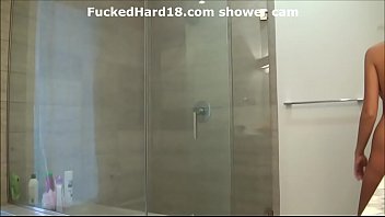 Shower cam with Alexis