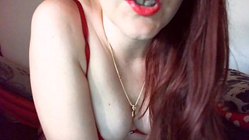 Hipnotizálva és alávetve egy hosszú, vörös hajú, csodálatos olasz dominatrixnak