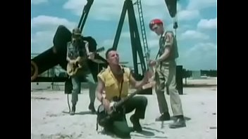 The Clash - Rock the Casbah (Offizielles Video)
