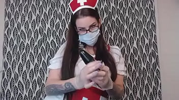 Vorschau Clip Hot tätowierte BBW Krankenschwester gibt gute Domina Anal