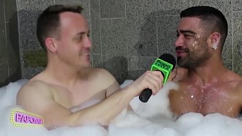 #SUITE69 - PapoMix in the bathtub with pornstar Wagner Vittoria - Part 1