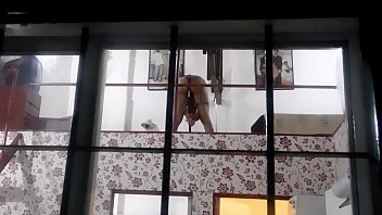 spying on the puton of the new neighbor, take me a surprise, breast that surprised ....