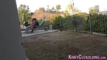 Cuckolding babe outdoors rides black dong