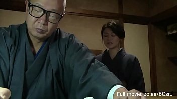 پڑوسی بڑے ڈک کے ساتھ خوبصورت جاپانی بیوی کا معاملہ