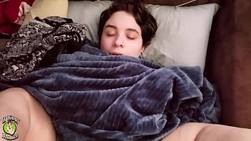 Sleepy PAWG bekommt nach einer langen Nacht ihre Pussy Cream Pied! * Alle meine Videos in voller Länge sind auf XVIDEOS RED *