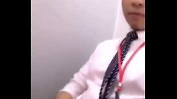 Office guy live stream cock in toilet | See also: https://bit.ly/GetMorexVideos-MrT