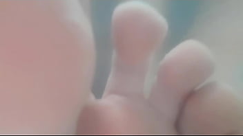 Tiny preview of underwater foot worship