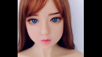 Carino giovane teenager giapponese bambola del sesso con grandi tette