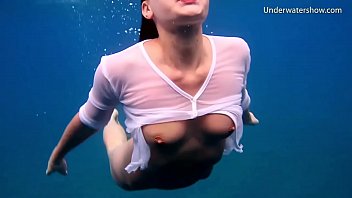 Первое подводное эротическое видео