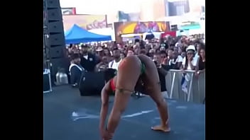 public booty show