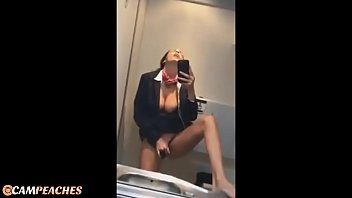Campeaches - * DEBE VER * Hot Stewardess Live en un vuelo de avión público masturbándose desnuda