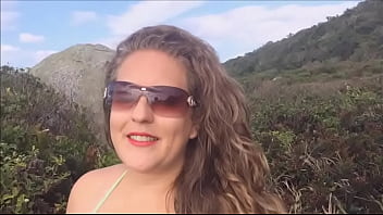 Kellenzinha goes to Galheta nudist beach and opens the verb watch the full video on our YouTube channel Kellenzinha Sem Segredos
