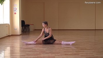 Kim Nadara gymnaste sexy nyked