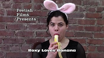 Roxy aime la banane