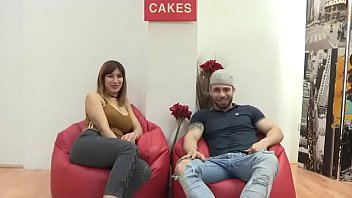 Peituda Noelia e o marido filmam um filme pornô pela primeira vez