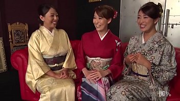 Belle mature femme kimono orgie, envoûtante 1
