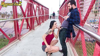 MAMACITAZ - Exhibitionistisches Paar riskiert, beim Sex in der Öffentlichkeit erwischt zu werden (Alice Blues & Miguel Zayas)