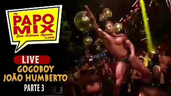 Safadão Joao Humberto shows his body in shape for forty in Live do PapoMix - Part 3 - WhatsApp (11) 94779-1519