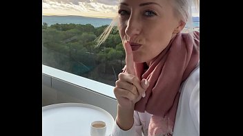 Eu me dediquei ao orgasmo em uma varanda pública de um hotel em Maiorca!