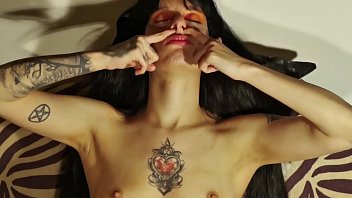 Feticismo del naso della ragazza nuda teenager sexy & inserzioni strane pt1 HD