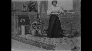 Le plus vieux film érotique jamais réalisé - Femme se déshabille (1896)