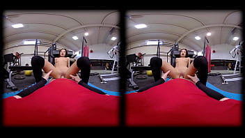 VRConk Petite Mädchen von fetten Schwanz im Fitnessstudio gefickt VR Porn