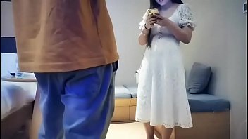 Chinese Peripheral Female Compensated Dating Secret Live Live-White skirt girl, licking back breasts, pushing blowjob, upper position riding hard fucking ev