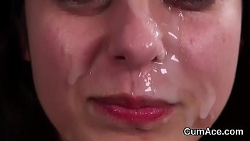 Foxy peach gets sperm load on her face sucking all the semen