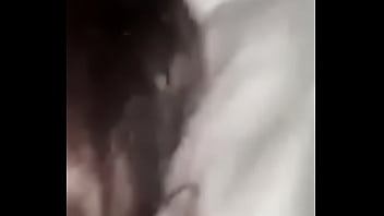 Fille blanche se fait baiser par une petite bite